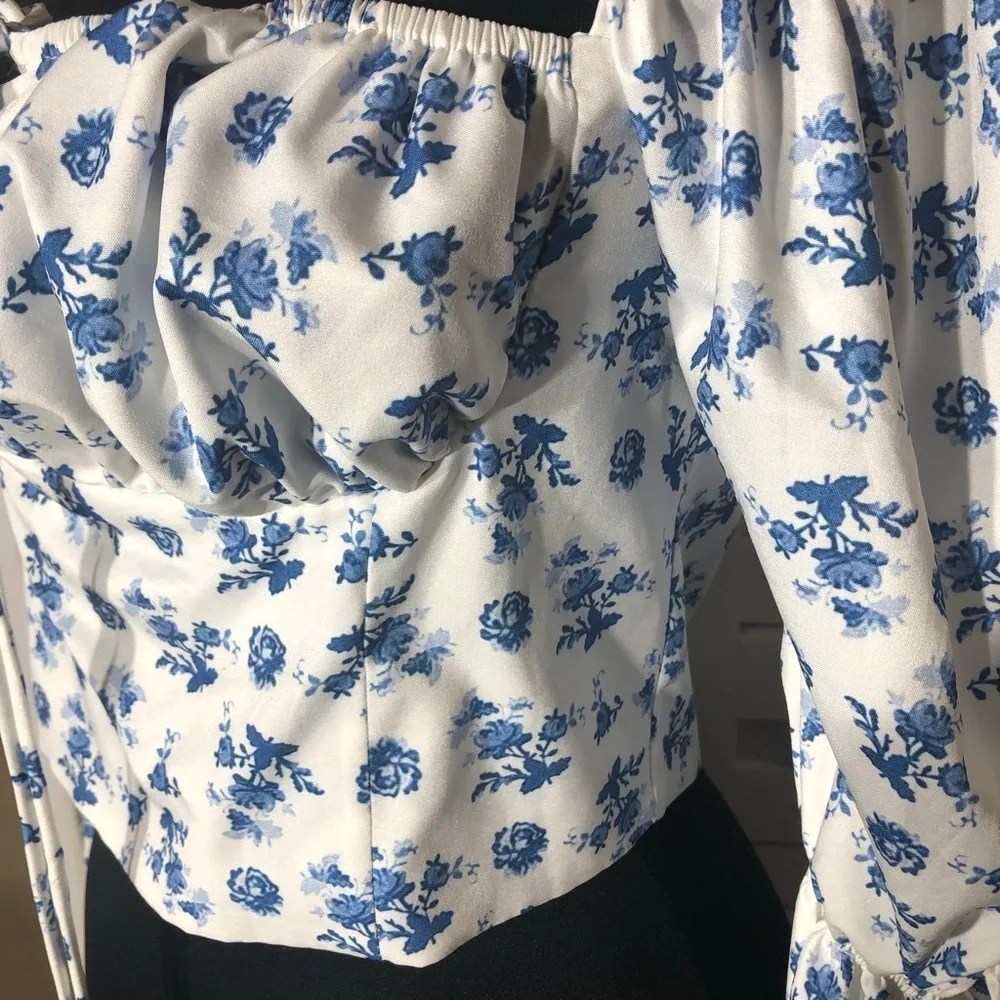 Vintage Y2K Floral Cropped Top Blue and White Medium - Picture 11 of 13